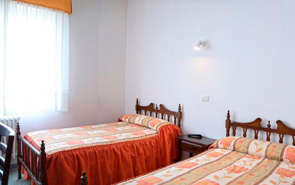 Готель Hostal La Viuda Pobra De Trives Номер фото