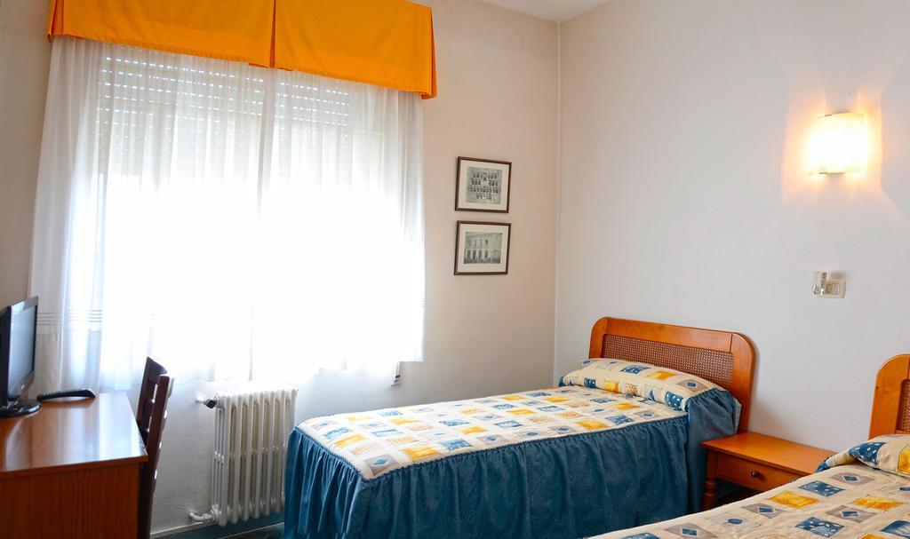 Готель Hostal La Viuda Pobra De Trives Номер фото