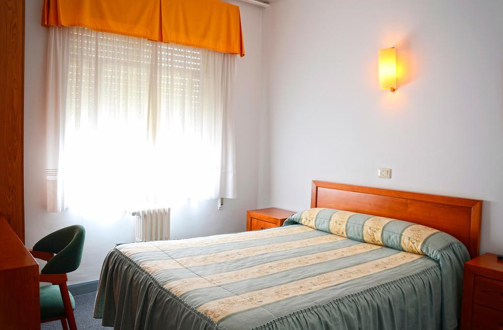 Готель Hostal La Viuda Pobra De Trives Номер фото