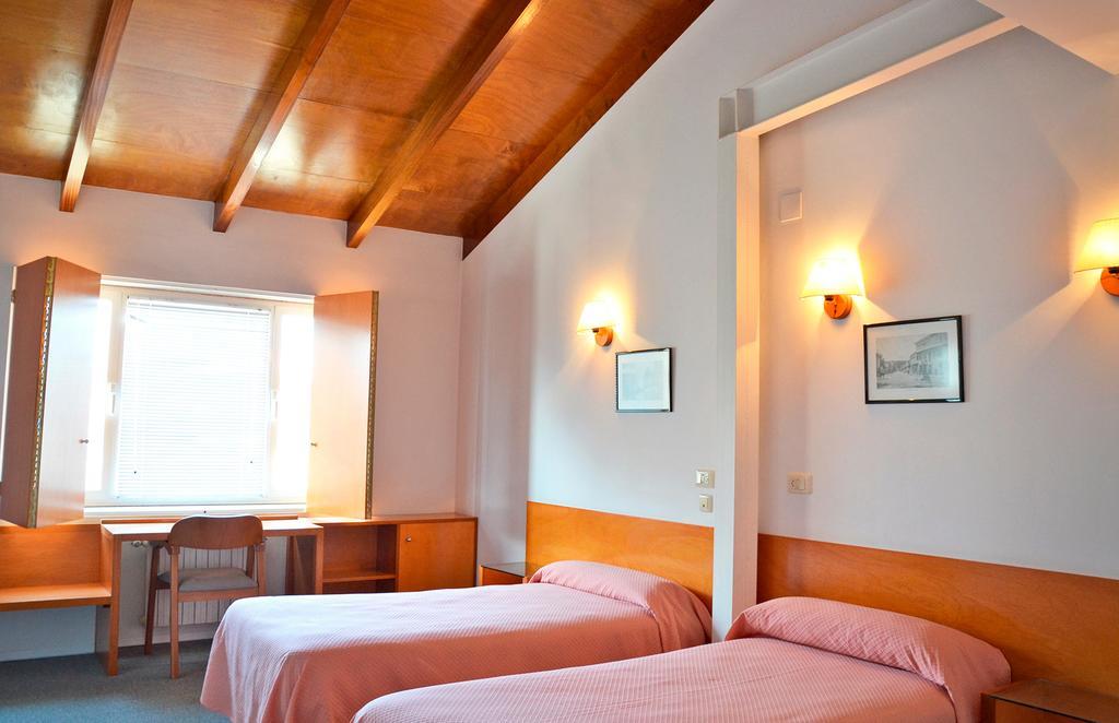 Готель Hostal La Viuda Pobra De Trives Номер фото