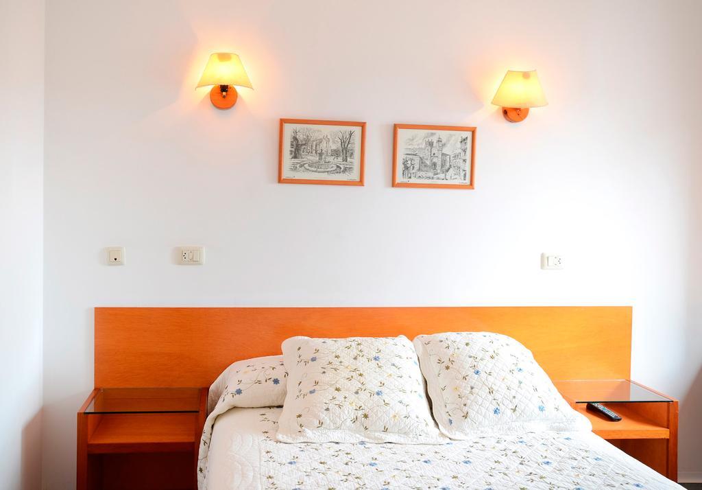 Готель Hostal La Viuda Pobra De Trives Номер фото